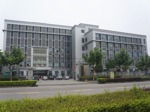 蕭山寧圍衛(wèi)生院地下停車(chē)場(chǎng)采用采麗豐牌環(huán)氧耐磨地坪漆